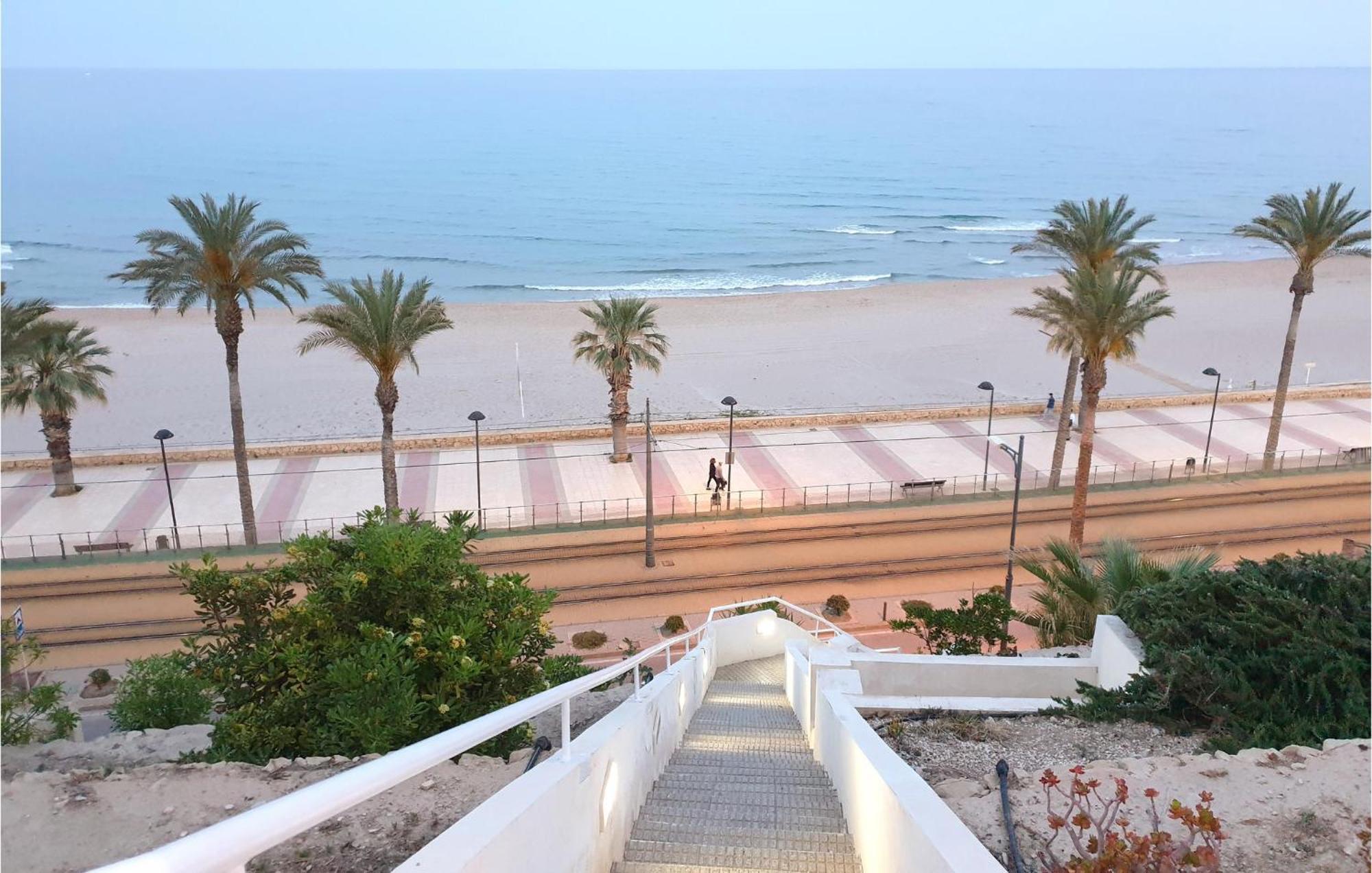 2 Bedroom Cozy Apartment In El Campello Dış mekan fotoğraf