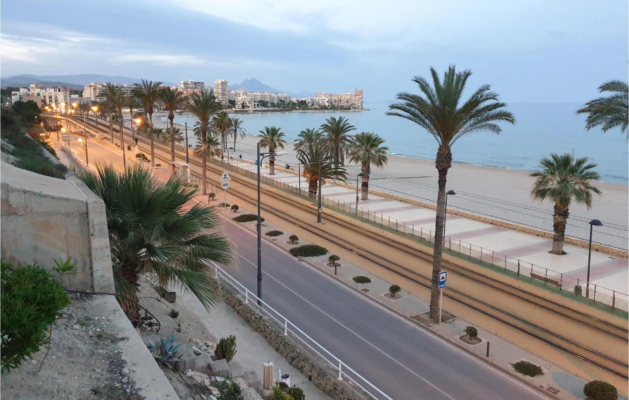 2 Bedroom Cozy Apartment In El Campello Dış mekan fotoğraf
